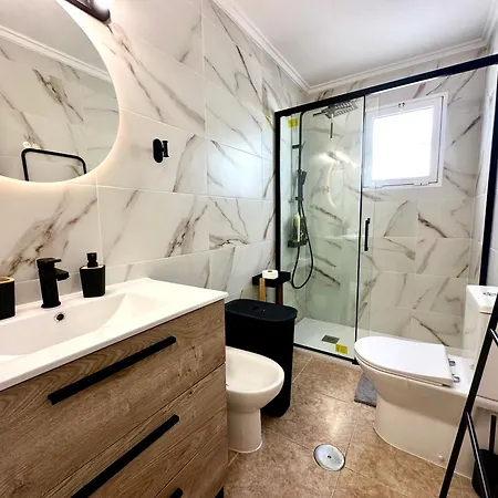 Triple Five Lägenhet *